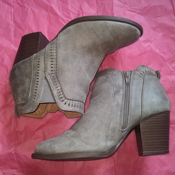 Qupid | Shoes | Qupid Grey Ankle 